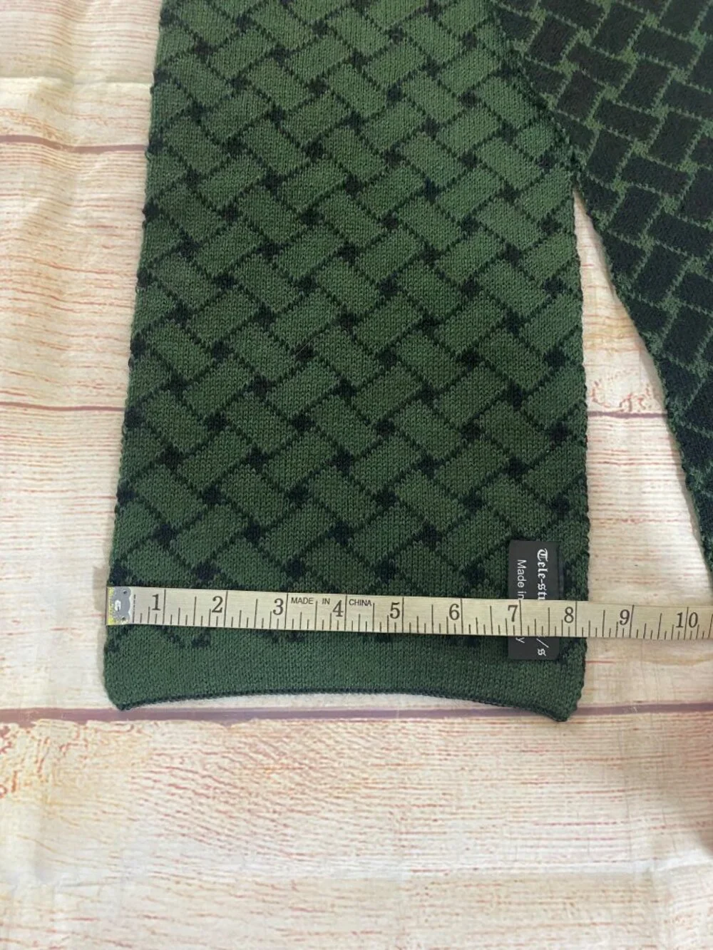 Tele--Strikk Unisex Norweigin Green And Black Patterned Wool Sarf - OS